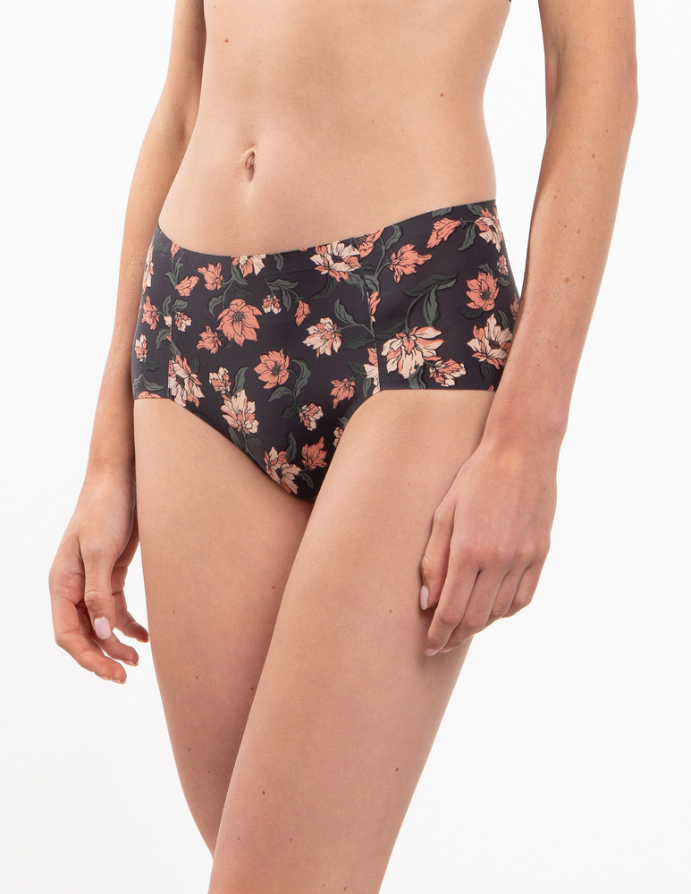 Majtki cięte laserowo